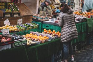 Boodschappen goedkoper op de markt